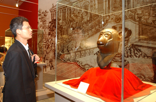 「四宝献瑞：圆明园生肖头像展」在香港文化博物馆举行，展出昔日构成圆明园十二生肖报时喷泉的其中四尊铜首。