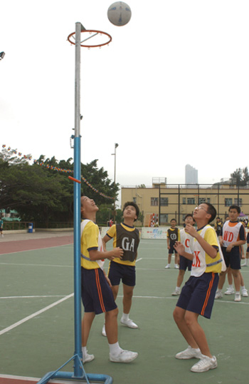 A tense moment for netball players competing<br> in the Easy Sport Programme.