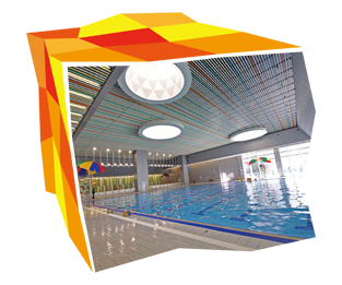 新落成的藍田游泳池是觀塘區首個室內游泳池。