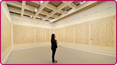 「香港当代艺术奖2012」展出得奖和入围作品，展现香港艺术家的才华和本地艺术的发展动力。