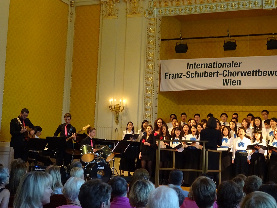與愛爾蘭合唱隊在維也納音樂廳聯合表演