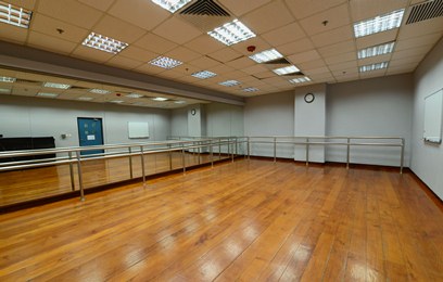 -+舞蹈练习室