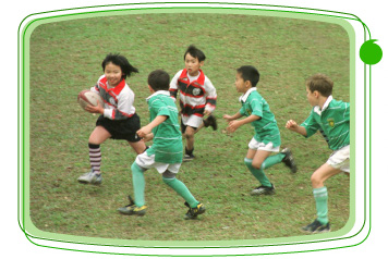 「 社 區 體 育 會 計 劃 」 資 助 舉 辦 的 小 型 欖 球 嘉 年 華 。