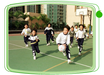 本 署 积 极 鼓 励 学 生 参 与 体 育 活 动 。