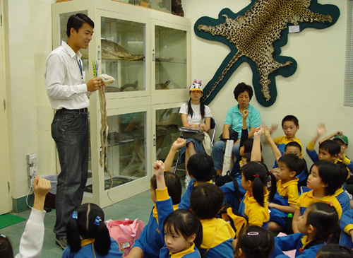 參觀香港公園和香港動植物公園是動物園和園藝教育計劃項下的常設活動。