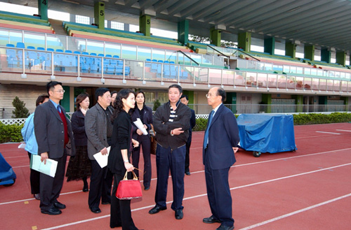 Mainland delegations and officials visit LCSD facilities to exchange views on the management of venues.