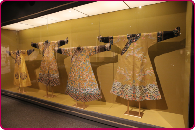 Costumes of the Qing emperors and their consorts were on display in the exhibition The Splendours of Royal Costume: Qing Court Attire.