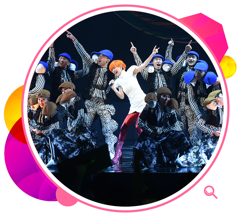 Singer Stefanie Sun performing in a concert at the Hong Kong Coliseum.
