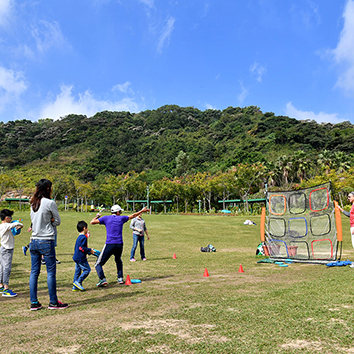 Programmes and activities in parks/Storm the Park Activities – Frisbee Day