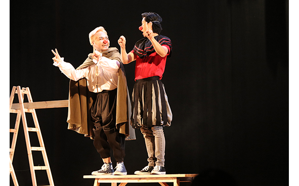 Stage Performance of "To Love Red Noses – Romeo and Juliet"