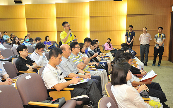 Photos of seminars on special topics 11