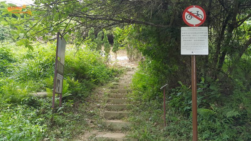 Uphill footpath