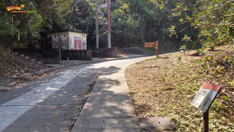 說明牌及方向指示牌