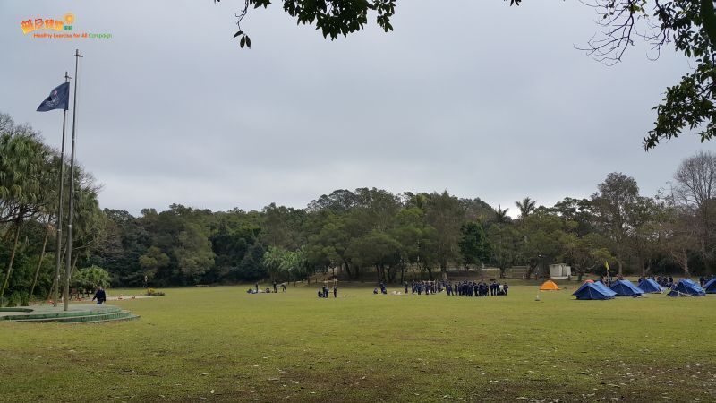 民安隊在草坪進行訓練