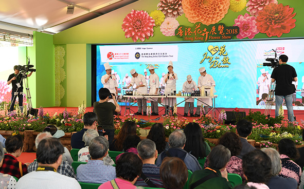 Culinary art demonstration "Cooking with flower"