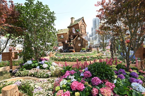 發展局 <和諧自然，家園共融>