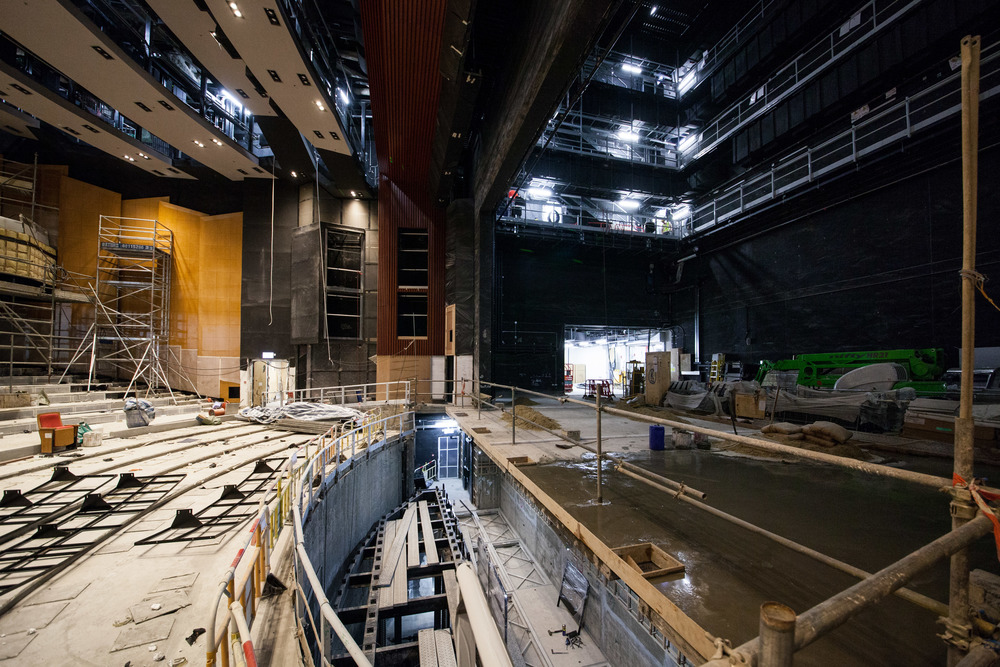 演藝廳舞台裝修工程 (攝於2013年11月)