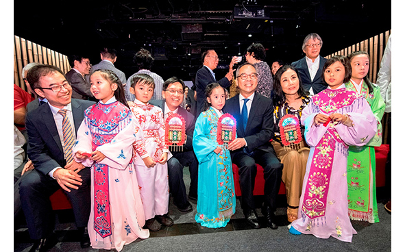 The Secretary for Home Affairs, Mr Lau Kong-wah; the Chairman of the Cantonese Opera Advisory Committee, Professor Andrew Chan; the Chairperson of the Chinese Artists Association of Hong Kong, Dr Liza Wang and the Chairman of the Cantonese Opera Development Fund Advisory Committee, Professor Lui Yu-