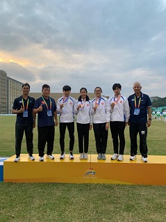 公开组: 田径队夺得跨栏项目的男子110米银牌(廖晓朗)及女子100米铜牌(白凯文)