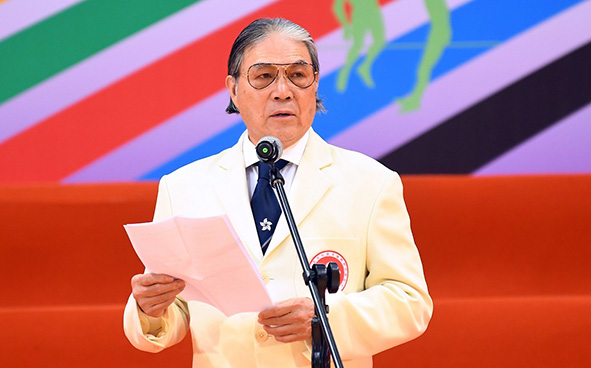 中國香港體育協會暨奧林匹克委員會會長暨香港特區代表團籌備委員會主席霍震霆先生致辭。