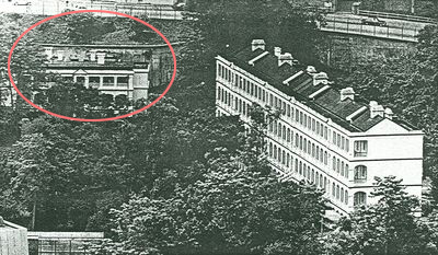 華福樓及亞歷山大樓： 建於1900年代早期的典型建築物，為域多利軍營駐軍提供已婚軍官宿舍
