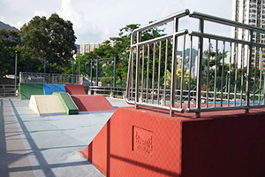 1 Skateboard Ground