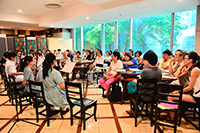 Participants of the Music X History Café @ “City Café” enjoy Chinese music and tea in a relaxed atmosphere.